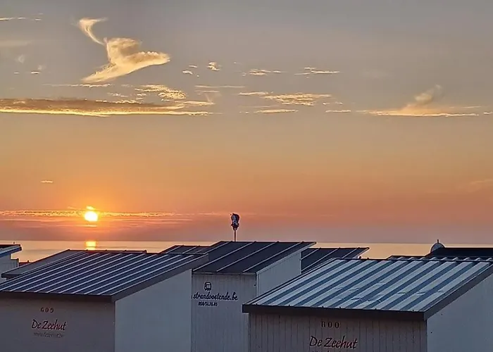 Queen - Luxe & House - 4, 3 Or 2 Bedrooms